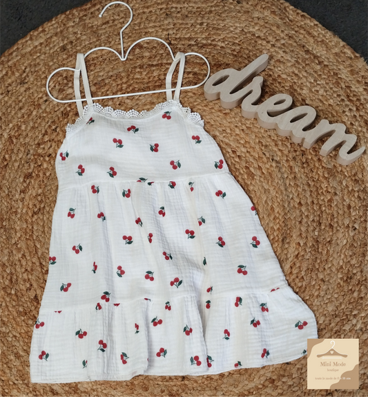 Robe blanche avec motif cerises rouges en coton italien
